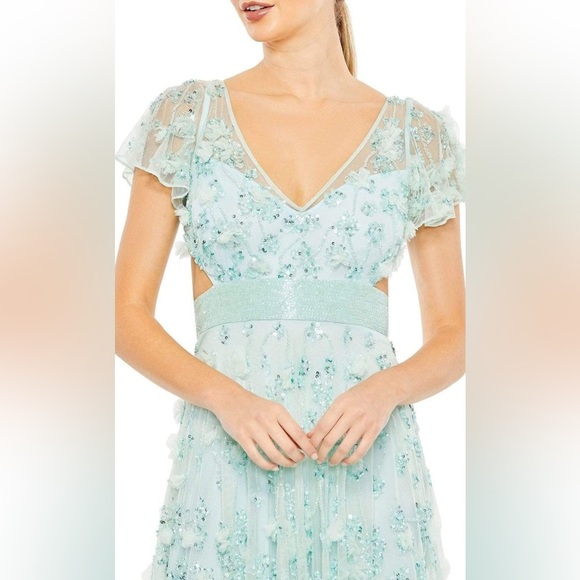 Mac Duggal - 70275 Deep V-Neck Floral Appliqued Gown NWT Size 6 - Picture 3 of 7